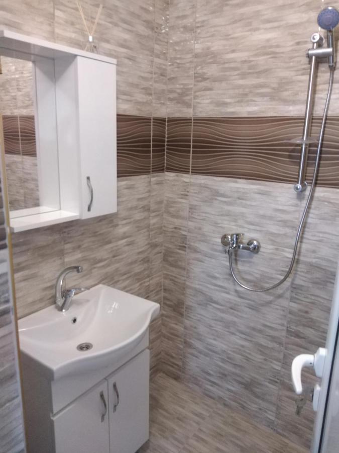 Rose & Water Guest House Pavel Banya Exterior photo
