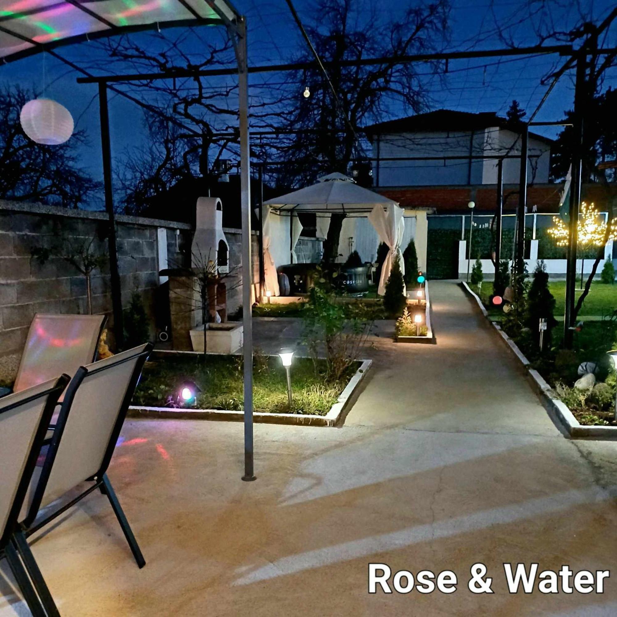 Rose & Water Guest House Pavel Banya Exterior photo